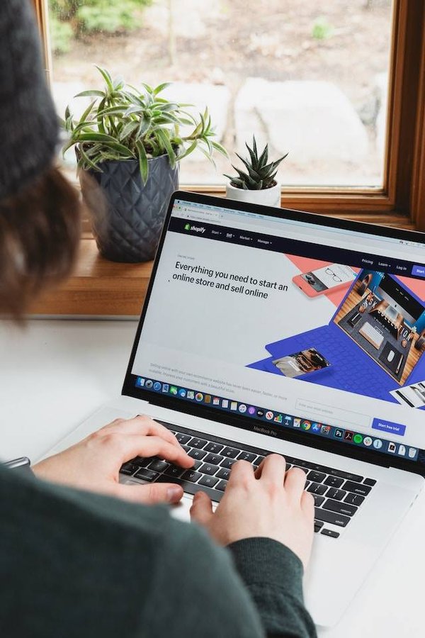 Les meilleurs sites pour trouver des coupons de réduction pour des produits informatiques